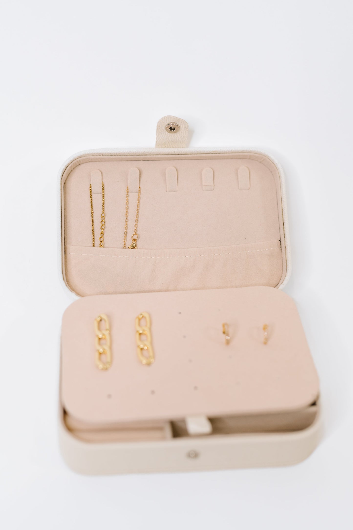 Everywhere In Between Jewelry Organizer