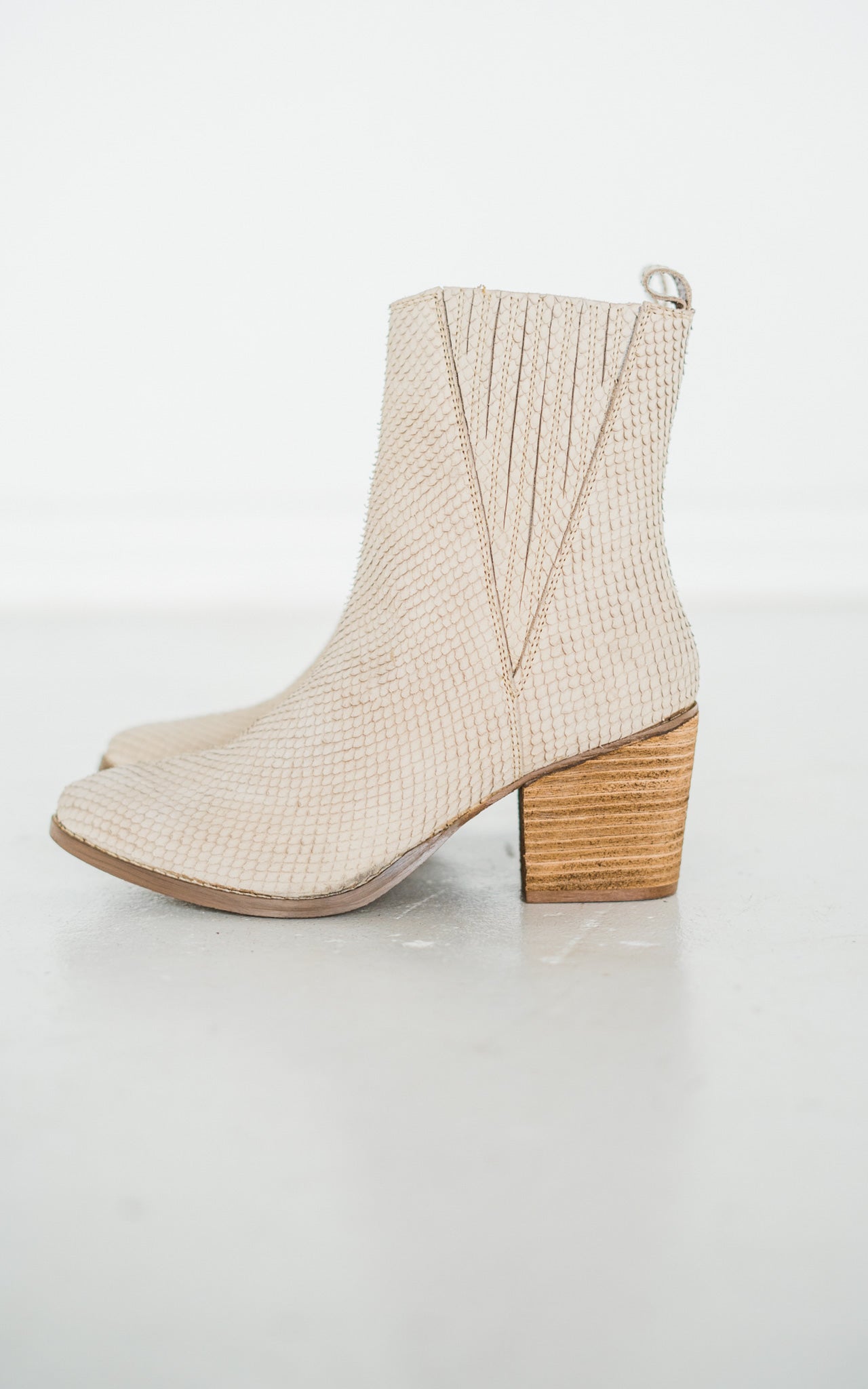 Taris Ankle Boot in Cream